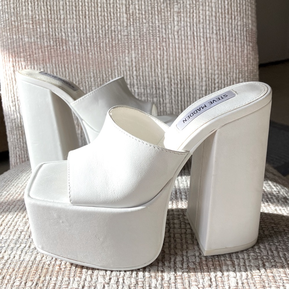 STEVE MADDEN TRIXIE WHITE BLOCK HEEL SQUARE TOE PLATFORMS SIZE 5 LEATHER UPPER